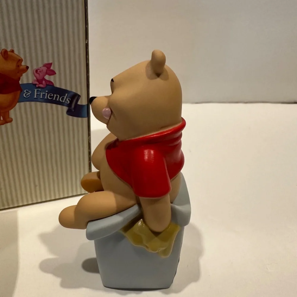 Vintage Disney Pooh And Friends Collectible Porcelain Figurine